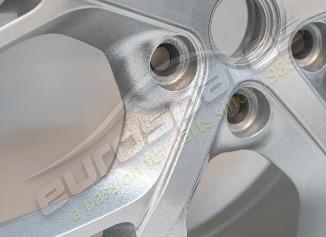 neu ferrari genuine 20 geschmiedet räder, lackierung, glänzendes silber. teilenummer 70004983 (3)