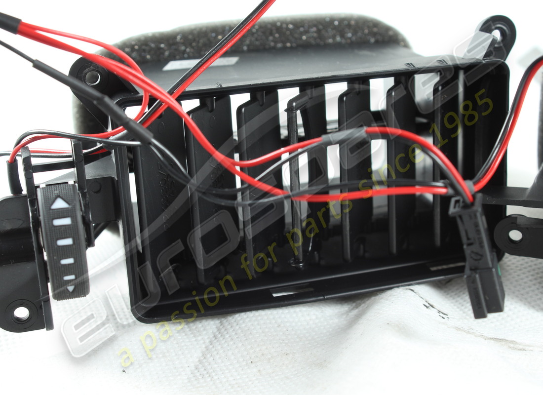 neu maserati kit luftöffnungen + kabel. teilenummer 673001090 (2)