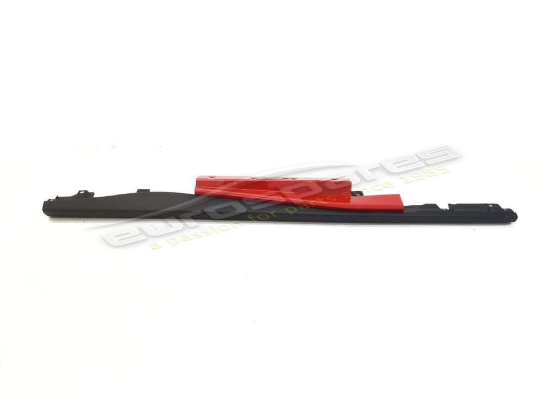 NEU (SONSTIGE) Ferrari KOMPLETTE rechte Schwellerverkleidung. TEILENUMMER 88826110 (1)