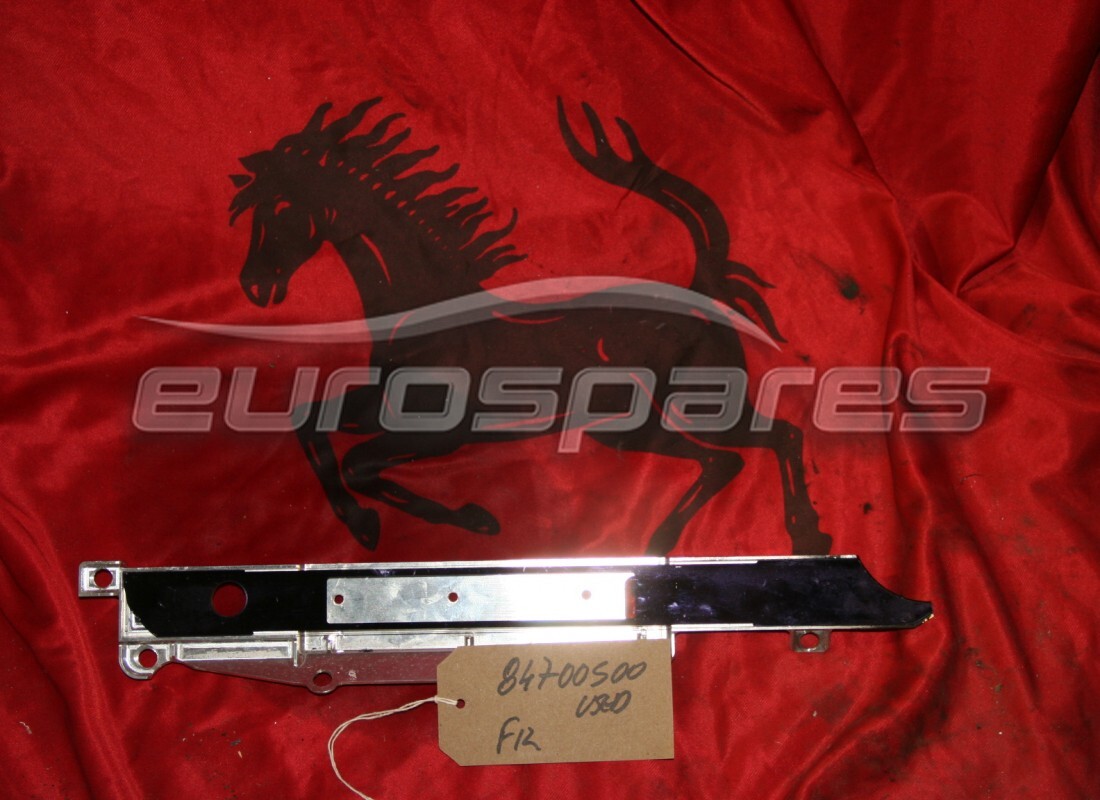 GEBRAUCHTE Ferrari MONTAGEHALTERUNG FÜR KOSMETIKSTREIFEN LHD . TEILENUMMER 84700500 (1)