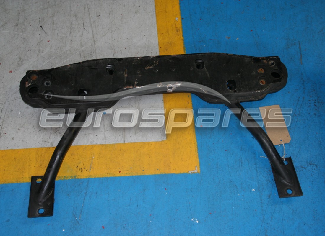 GEBRAUCHT Maserati GETRIEBEAUFNAHME. VORDERER QUERTRÄGER. TEILENUMMER 268638 (1)