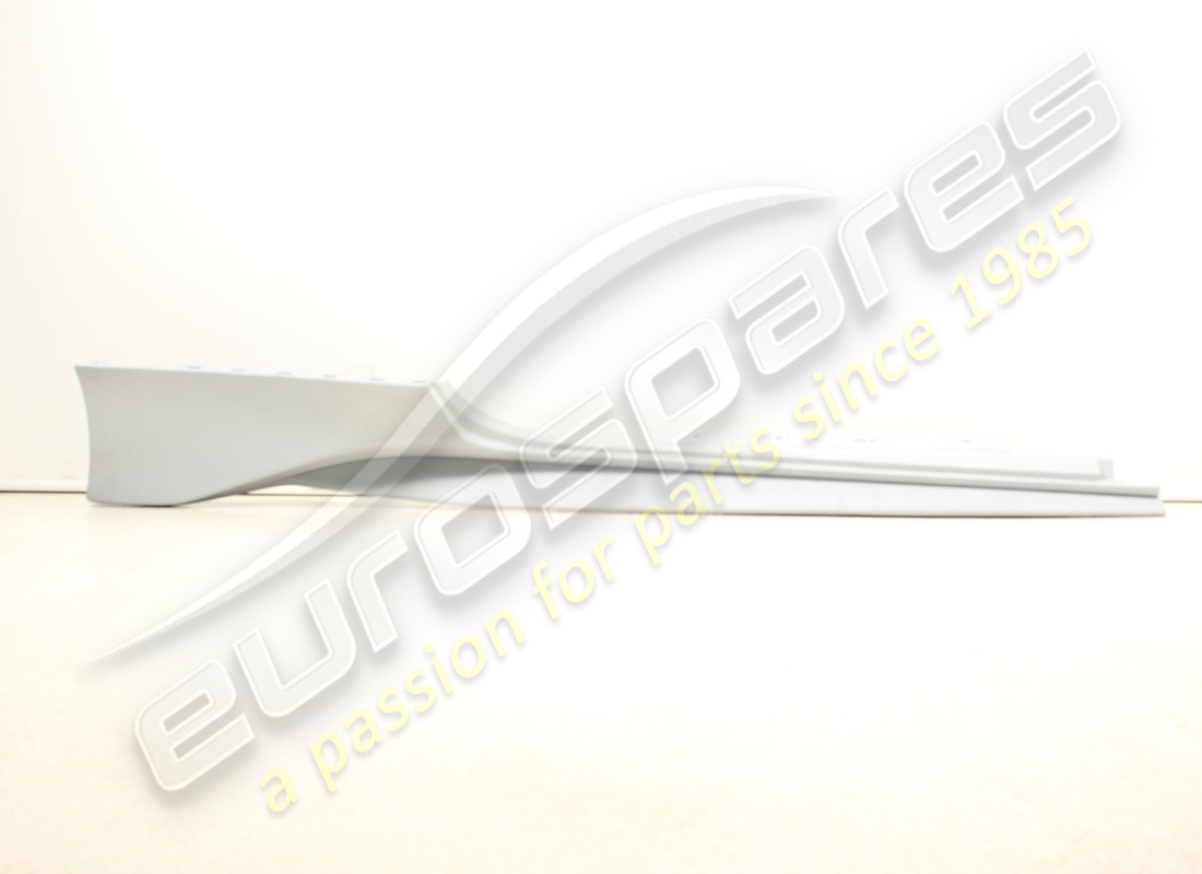 neue ferrari komplette rechte untertürverkleidung. teilenummer 89265110 (1)
