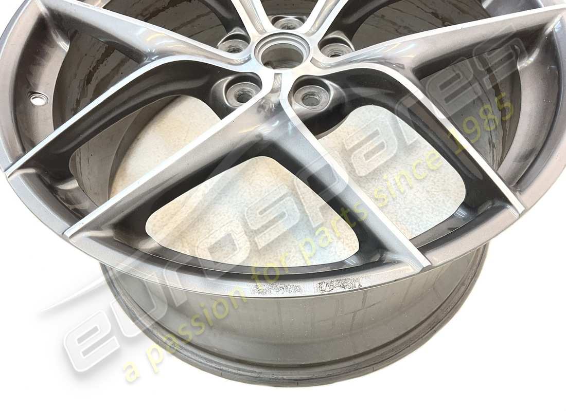 verwendetes ferrari vorderrad. teilenummer 294827 (3)