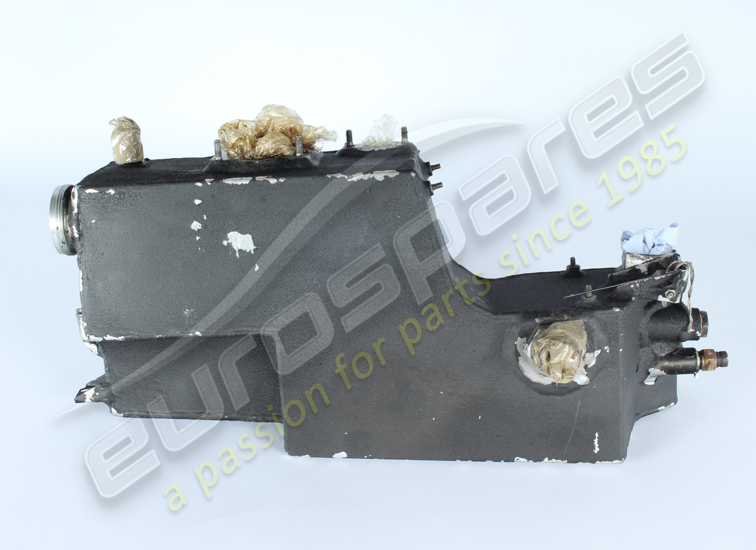 gebrauchter ferrari öltank. teilenummer 170063 (2)
