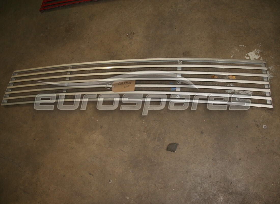 GEBRAUCHTER Ferrari MOTORHAUBENGRILL. TEILENUMMER 60559600 (1)