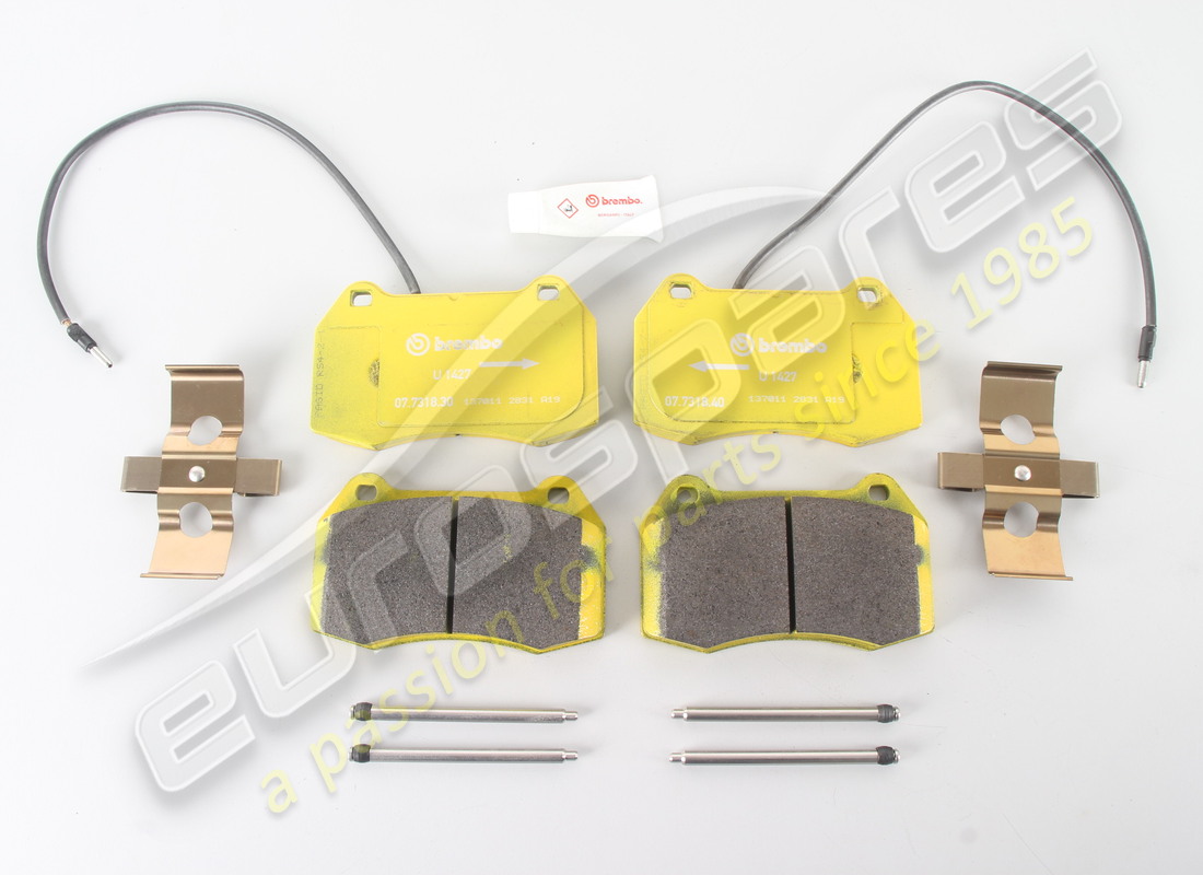 neues ferrari pads-set für vorderbremssättel (brembo). teilenummer 70000924 (1)