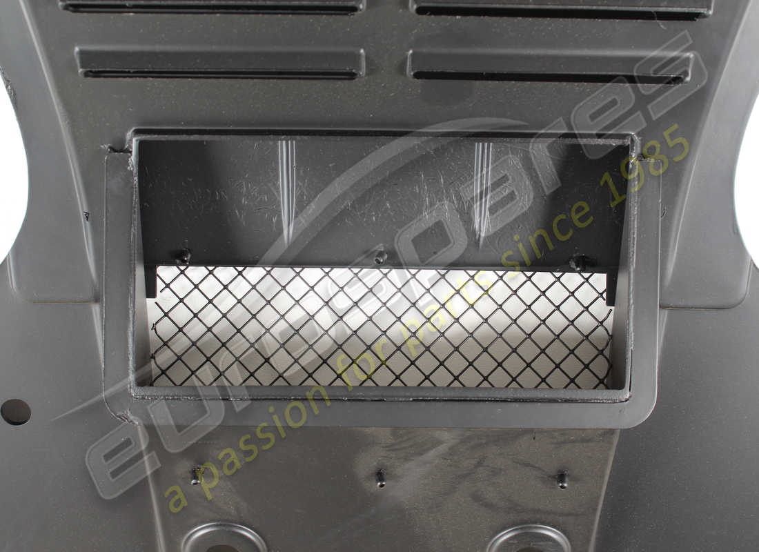 neuer ferrari aereodynamischer hinten-unterteil. teilenummer 66955500 (2)