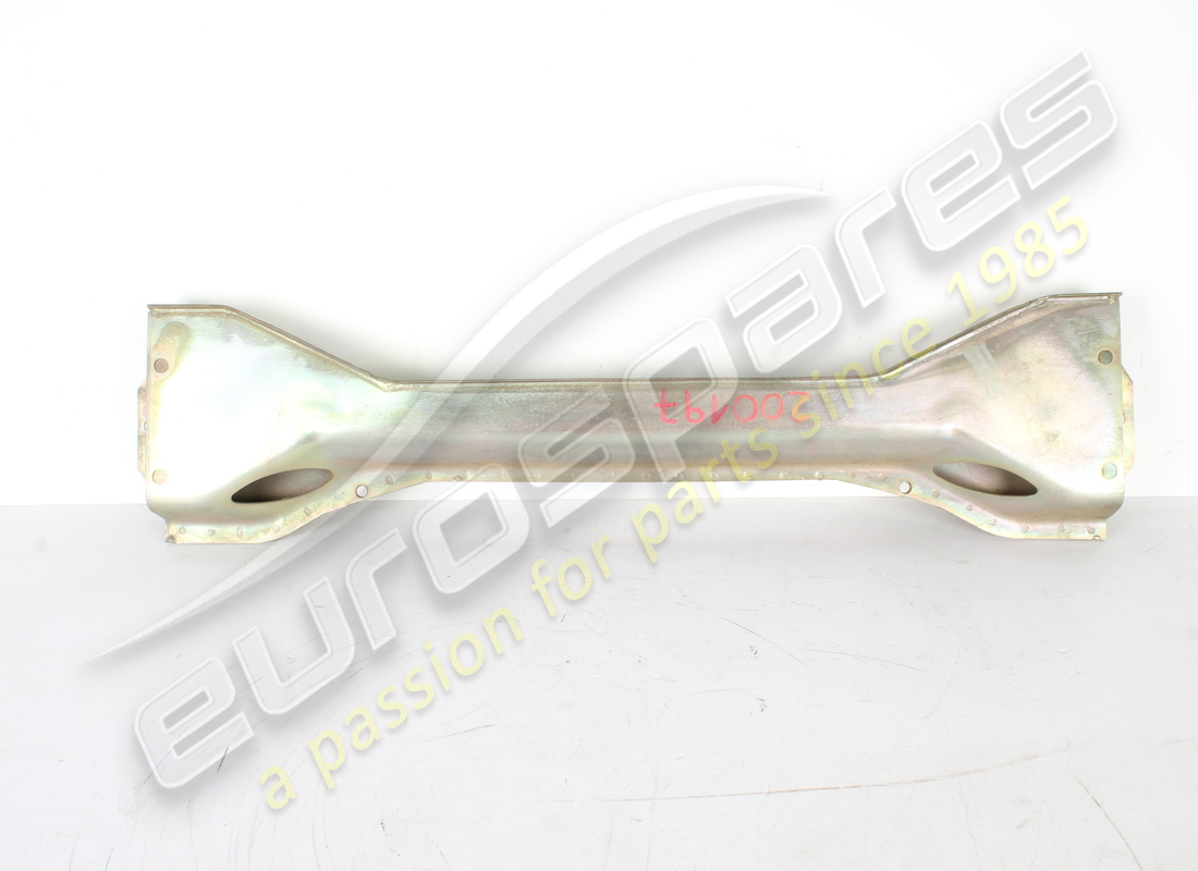 neuer ferrari hinterer querträger. teilenummer 200197 (2)