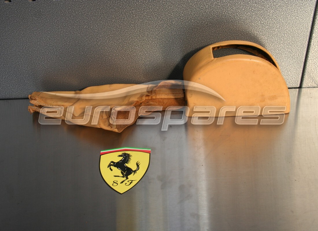GEBRAUCHT Ferrari HANDBREMSHEBELABDECKUNG LHD GTS . TEILENUMMER 62481500 (1)