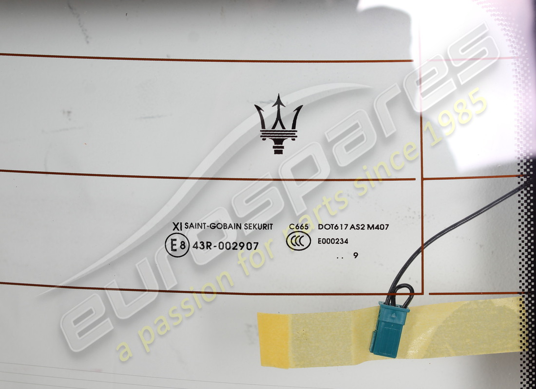 neues maserati heckfensterglas. teilenummer 673003589 (2)