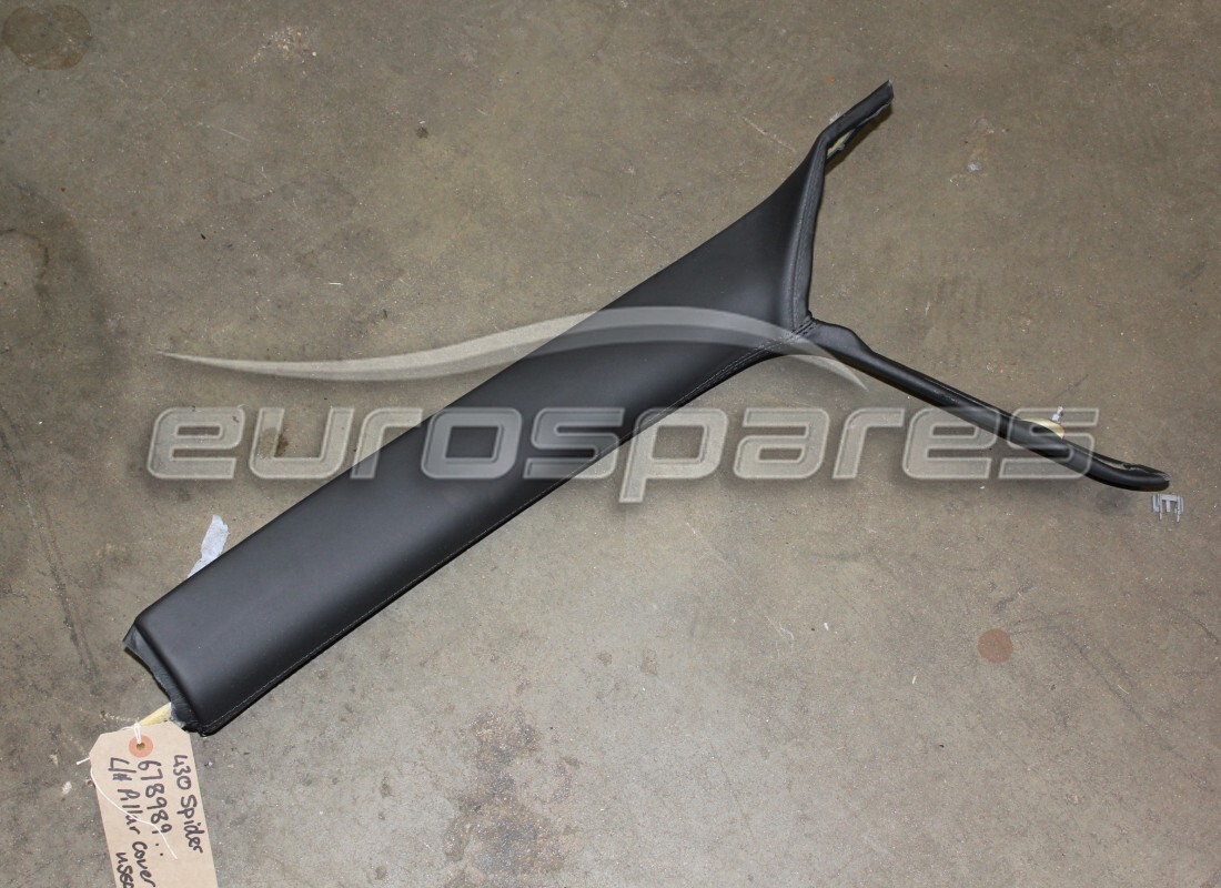 GEBRAUCHTE Ferrari WINDSCHUTZSCHEIBENSÄULENVERKLEIDUNG LINKS . TEILENUMMER 678989.. (1)