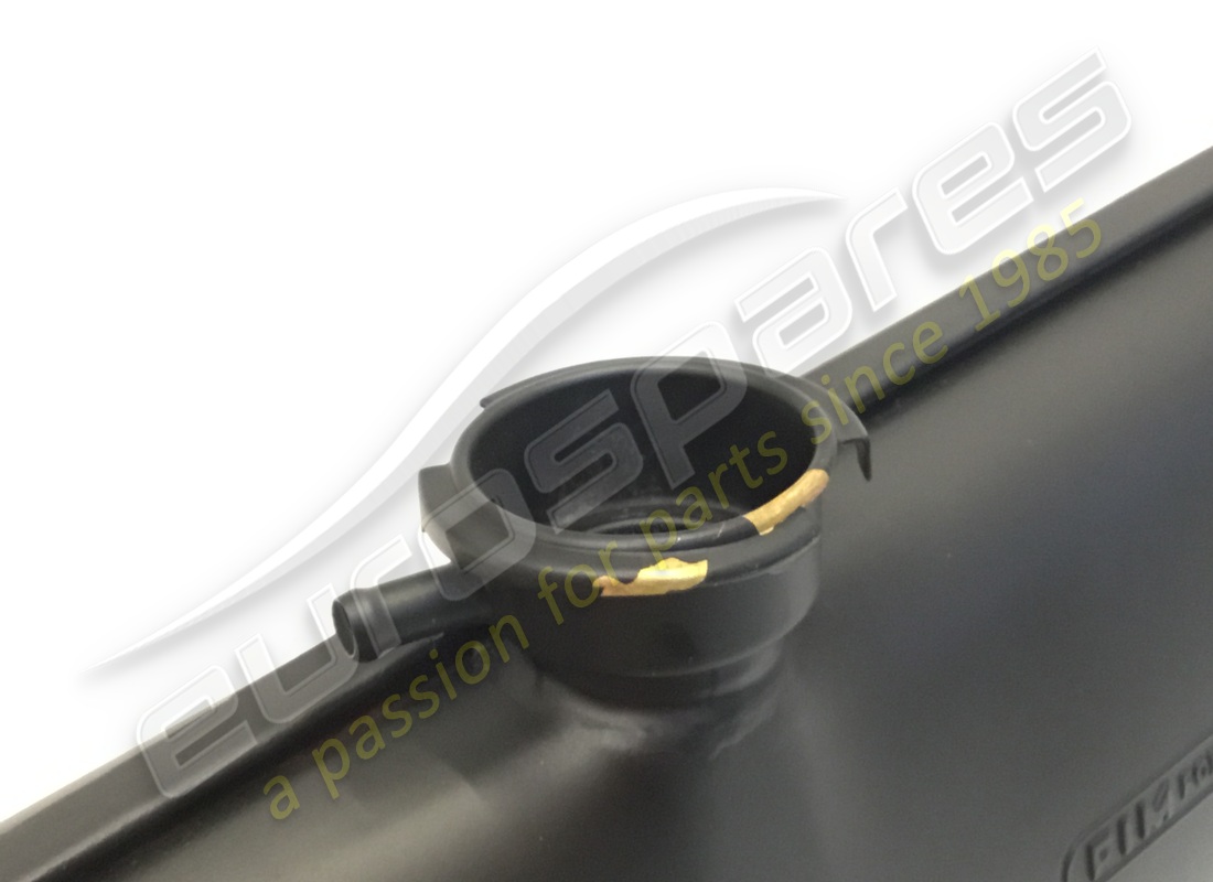 neuer ferrari headertank. teilenummer 104523 (3)