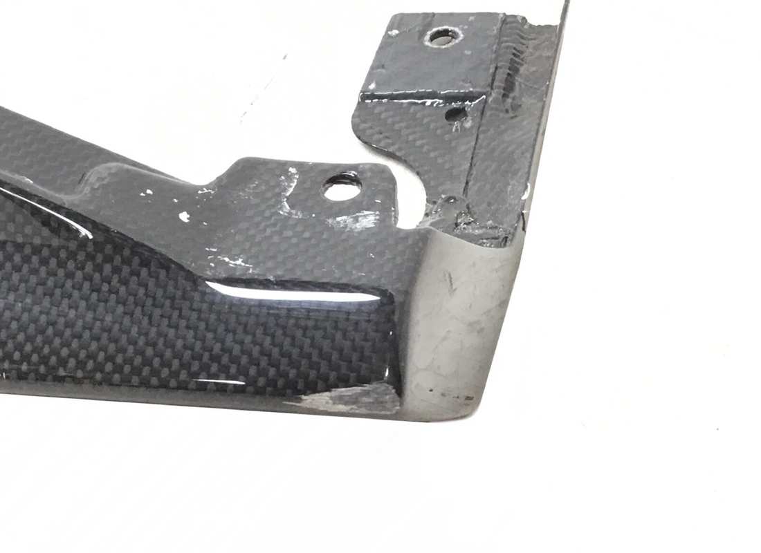 gebrauchte ferrari linke äussere schwellerabdeckung. teilenummer 84654500 (2)