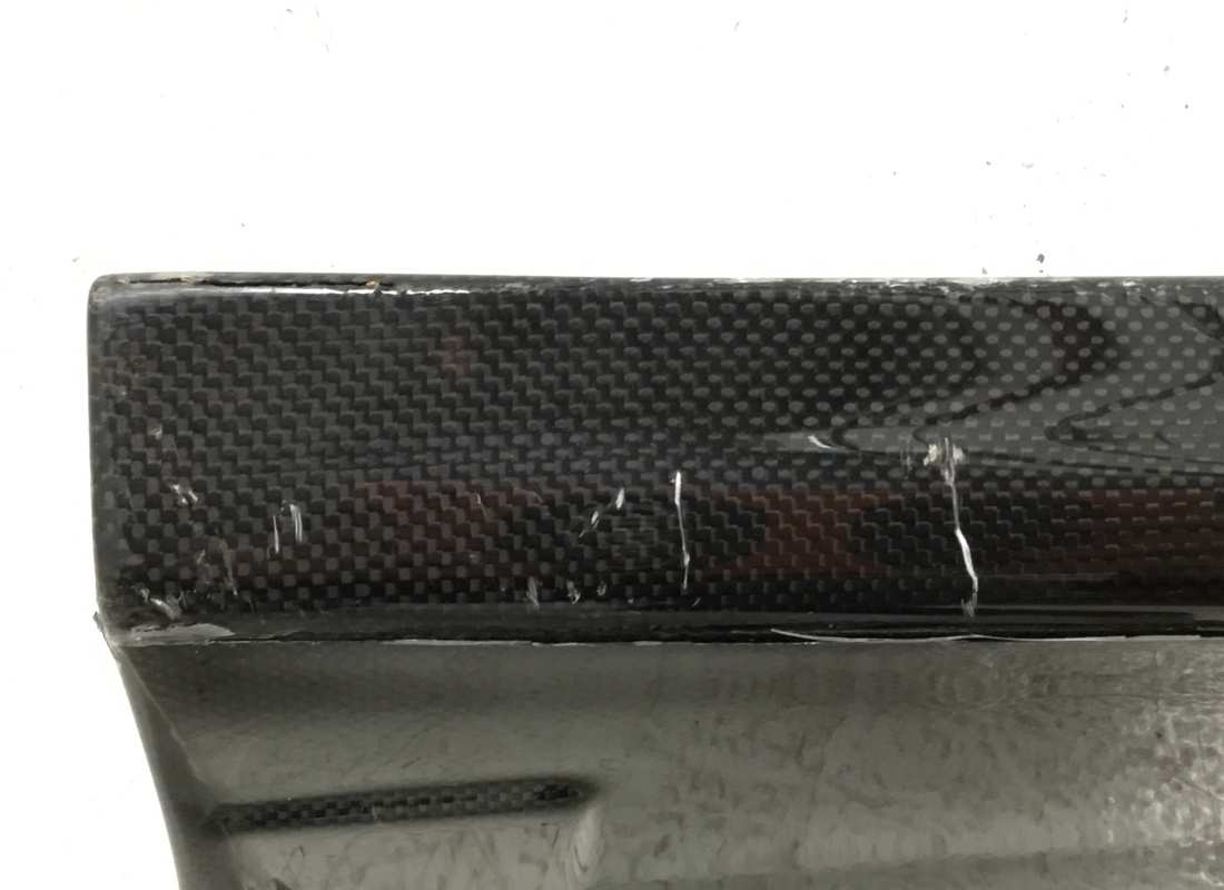 gebrauchte ferrari linke äussere schwellerabdeckung. teilenummer 84654500 (3)