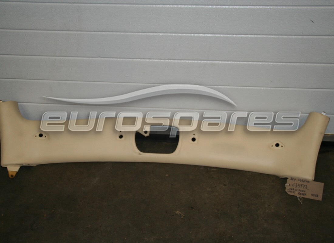 GEBRAUCHTE Ferrari WINDSCHUTZSCHEIBEN-OBERE ABDECKUNG – NICHT FÜR USA UND CDN – . TEILENUMMER 635973.. (1)
