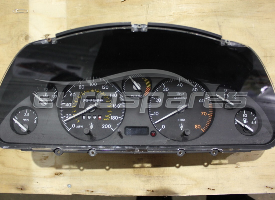 GEBRAUCHTE Maserati INSTRUMENTENBAUGRUPPE. TEILENUMMER 373620100 (1)