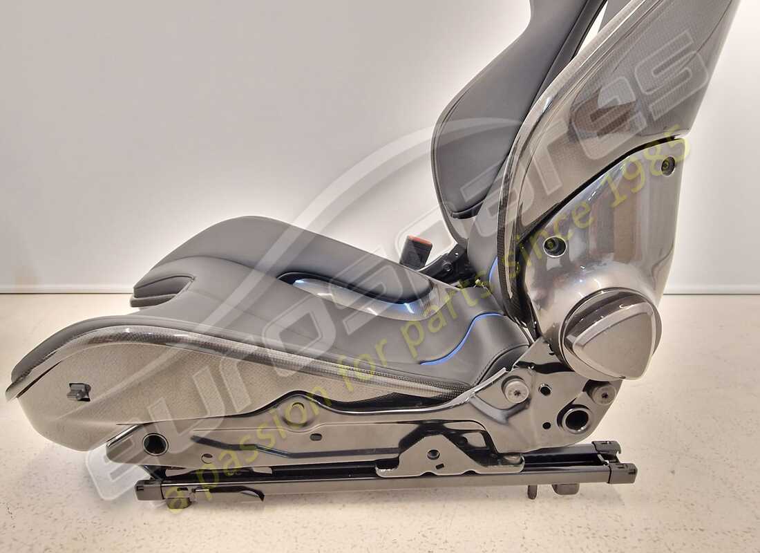 neu ferrari sf90 lhd carbon racing sitze xl-grösse. teilenummer eap1373891 (8)