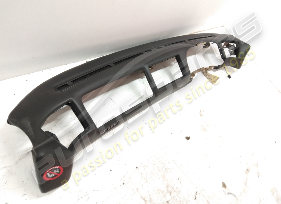 gebrauchter ferrari gepolsterter armaturenbrett-oberrahmen. teilenummer 648847.. (3)