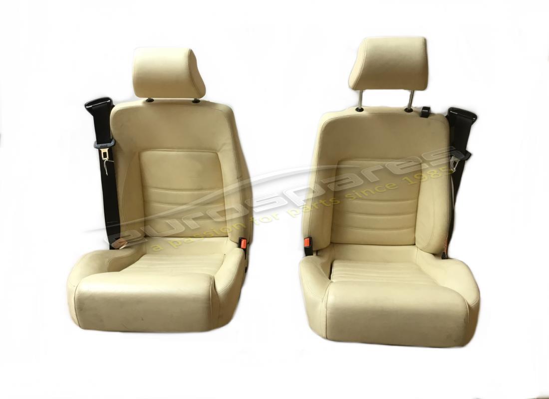 GEBRAUCHTE Ferrari PAAR CREME SITZE. TEILENUMMER 64319500B (1)