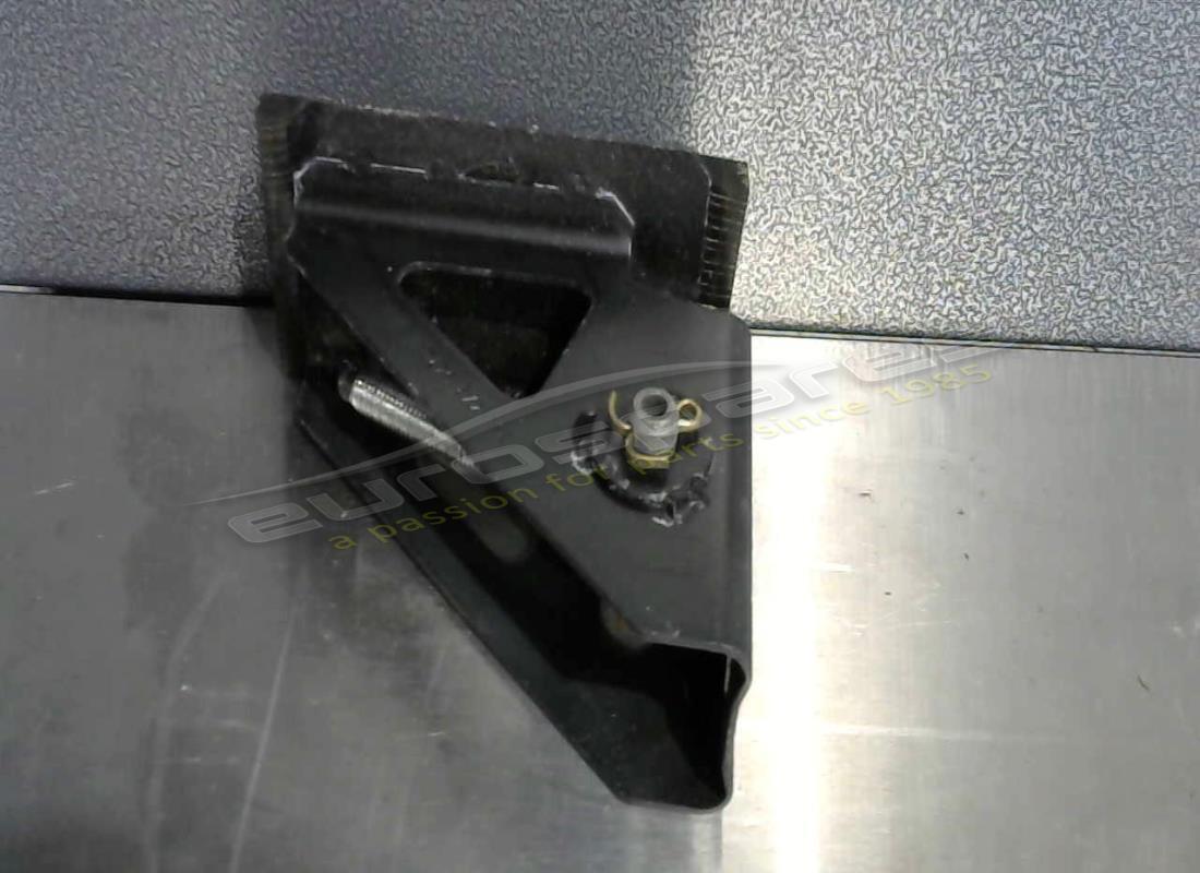 GEBRAUCHTE Ferrari RECHTE MONTAGEHALTERUNG. TEILENUMMER 263510 (1)