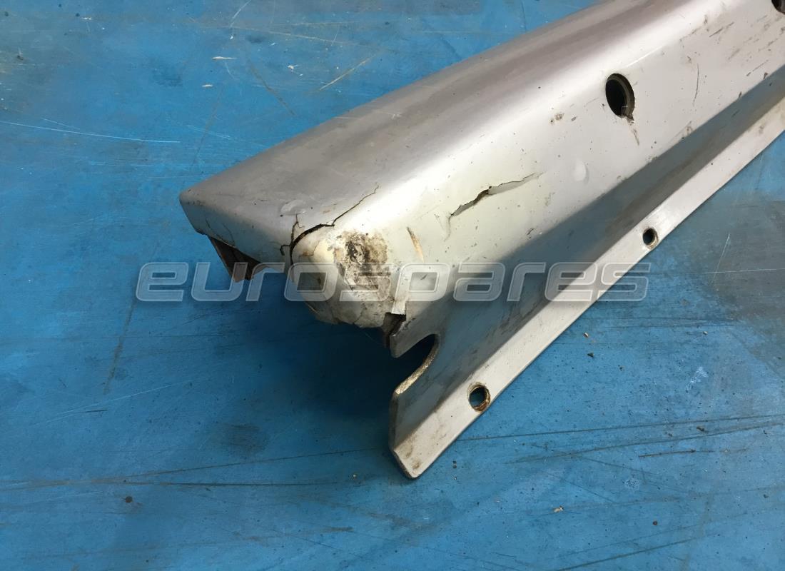 GEBRAUCHT Maserati RH SIDE SKIRT COUPE' M138 . TEILENUMMER 980001074 (1)