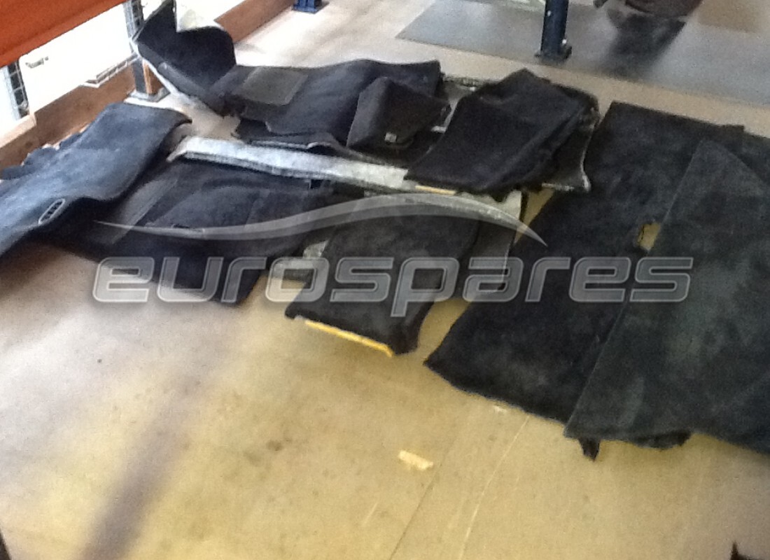 GEBRAUCHTER Ferrari TEPPICHSATZ . TEILENUMMER FCPT006 (1)