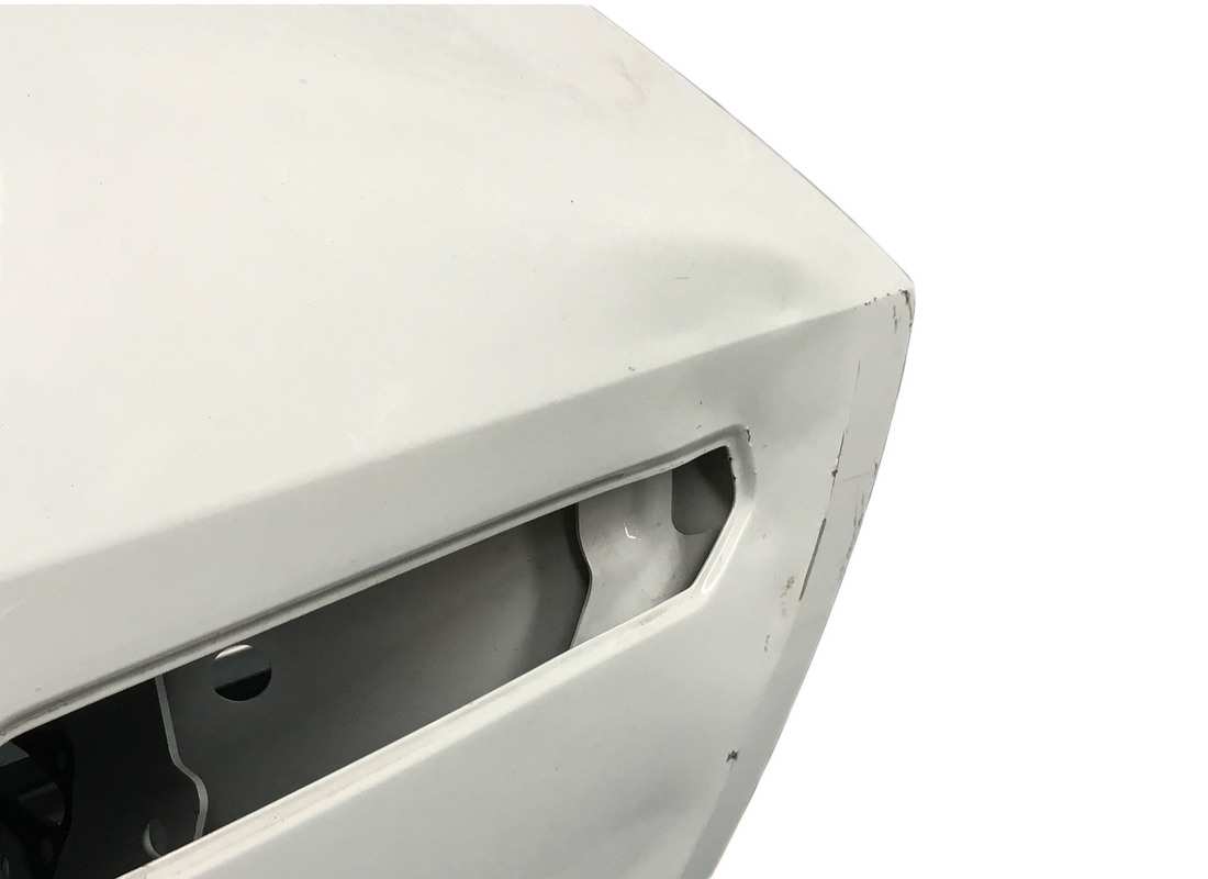 beschädigt lamborghini door-in-white. teilenummer 4t8831051f (4)