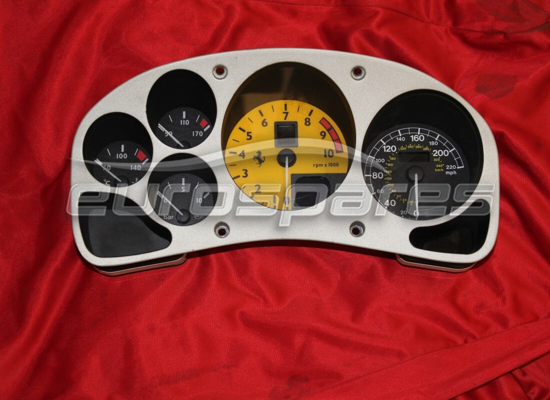 GEBRAUCHT Ferrari KOMPLETTES INSTRUMENTENBRETT. TEILENUMMER 186383 (1)