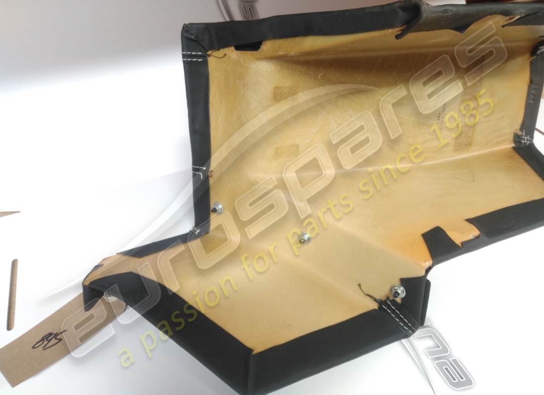 gebraucht ferrari vordere teilabdeckung der mittelkonsole. teilenummer 81149600 (2)