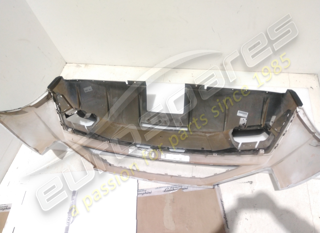 gebrauchter lamborghini hinterer stoßstange. teilenummer 400807497f (5)