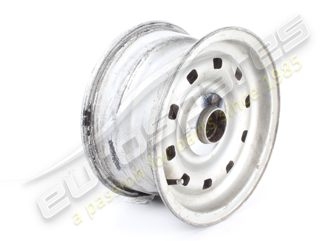 gebrauchtes ferrari strassenrad 7.5 x 15''. teilenummer 700337 (2)