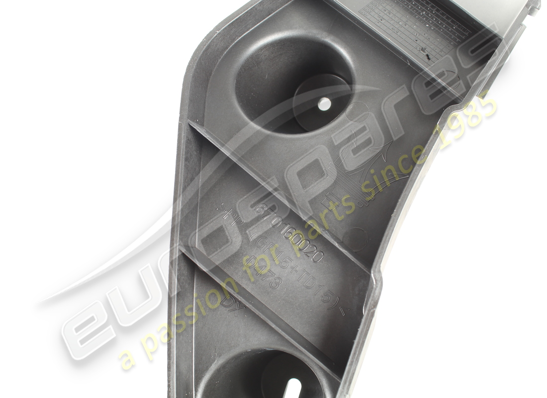 NEUE MASERATI RECHTE STOßSTANGENHALTERUNG. TEILENUMMER 670160020 (3) neue maserati rechte stoßstangenhalterung. teilenummer 670160020 (3)
