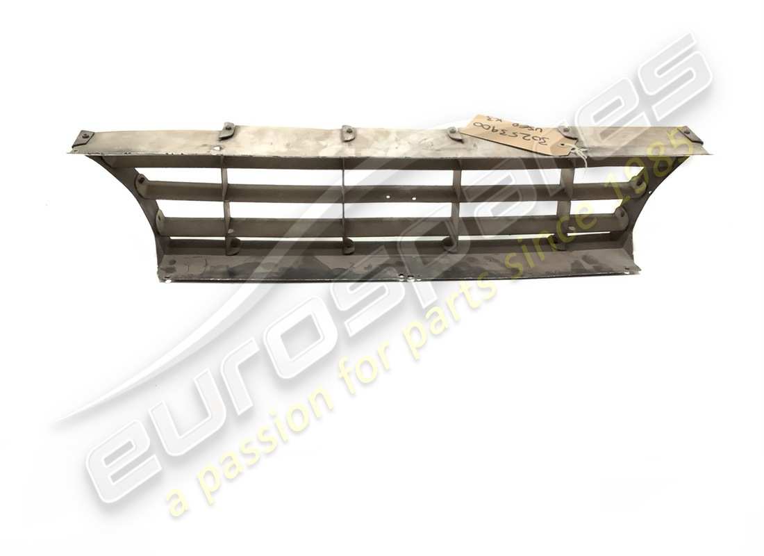 GEBRAUCHTER Ferrari KÜHLERGRILL OE. TEILENUMMER 30253900 (1)