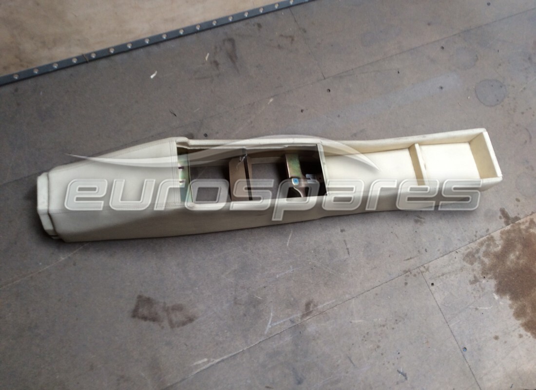 gebrauchte ferrari gepolsterte tunnelabdeckungskonsole. teilenummer 645000.. (1)