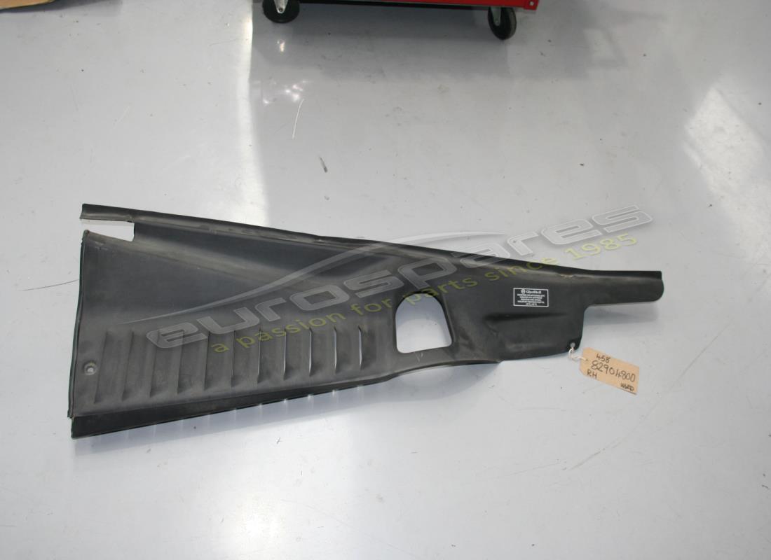 GEBRAUCHT Ferrari RH SEITLICHER KOSMETIKSCHILD . TEILENUMMER 82904800 (1)