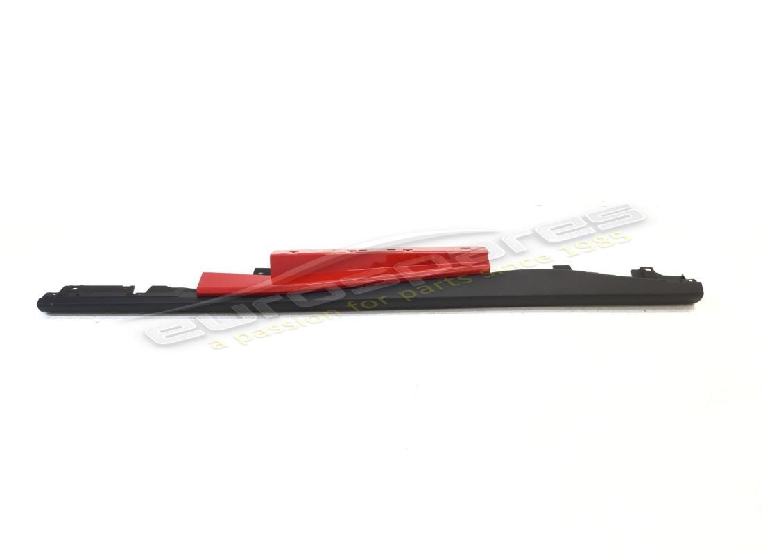 NEU (ANDERES) Ferrari KOMPLETTES SILL-VERKLEIDUNGSBLECH LINKS. TEILENUMMER 88825710 (1)