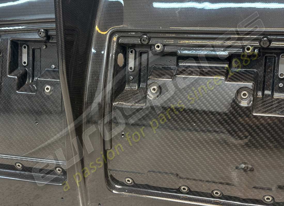 neuer ferrari carbon-diffusor. teilenummer 85916400 (2)