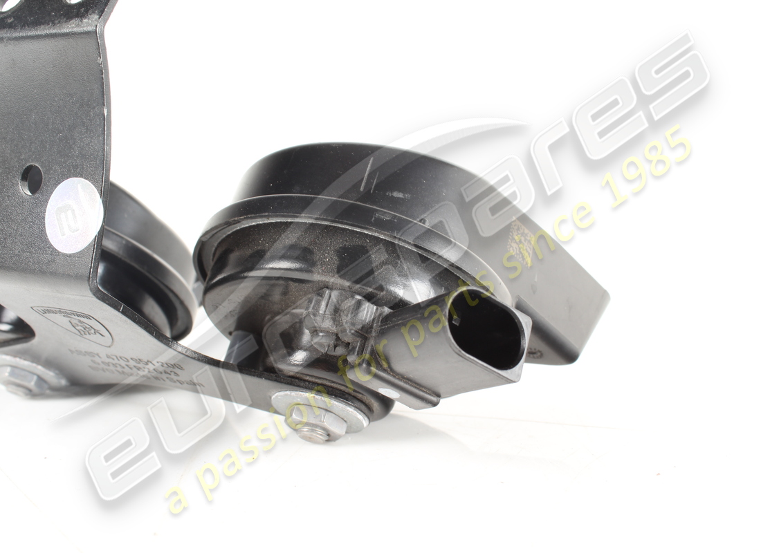 GEBRAUCHT Lamborghini FANFARE MIT HALTERUNG . TEILENUMMER 470951206 (1)