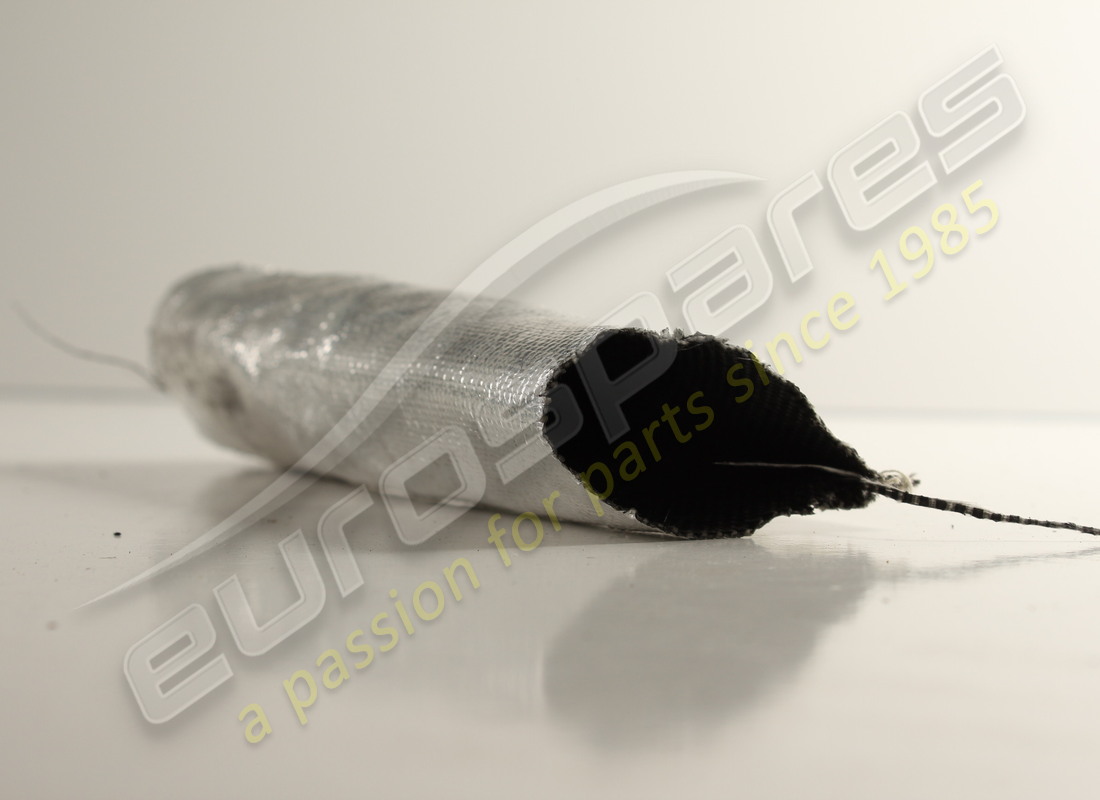 GEBRAUCHT Ferrari KRAFTSTOFFANSCHLUSSSCHLAUCHSCHUTZ. TEILENUMMER 305831 (1)