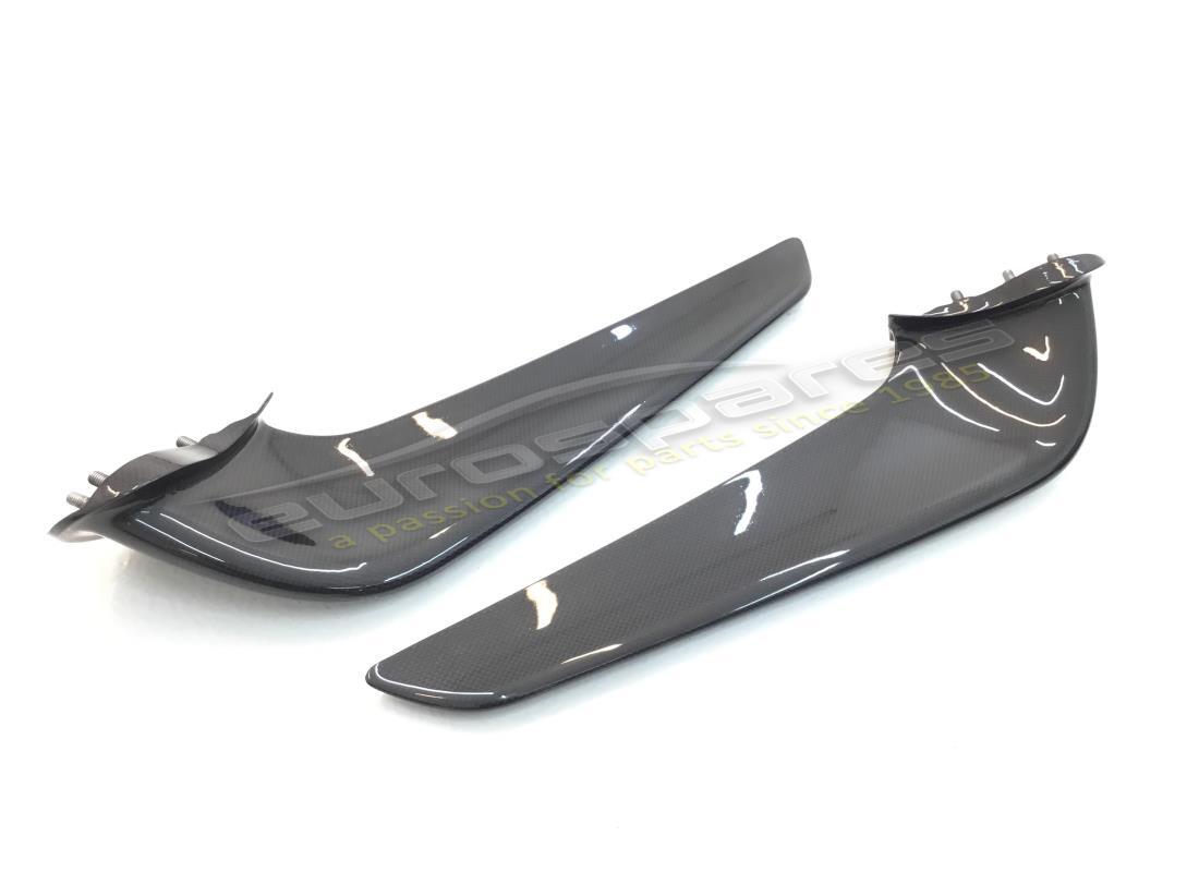 NEU FERRARI KOHLEFASER FRONTSPOILER-KIT. TEILENUMMER 70001915 (2) neu ferrari kohlefaser frontspoiler-kit. teilenummer 70001915 (2)