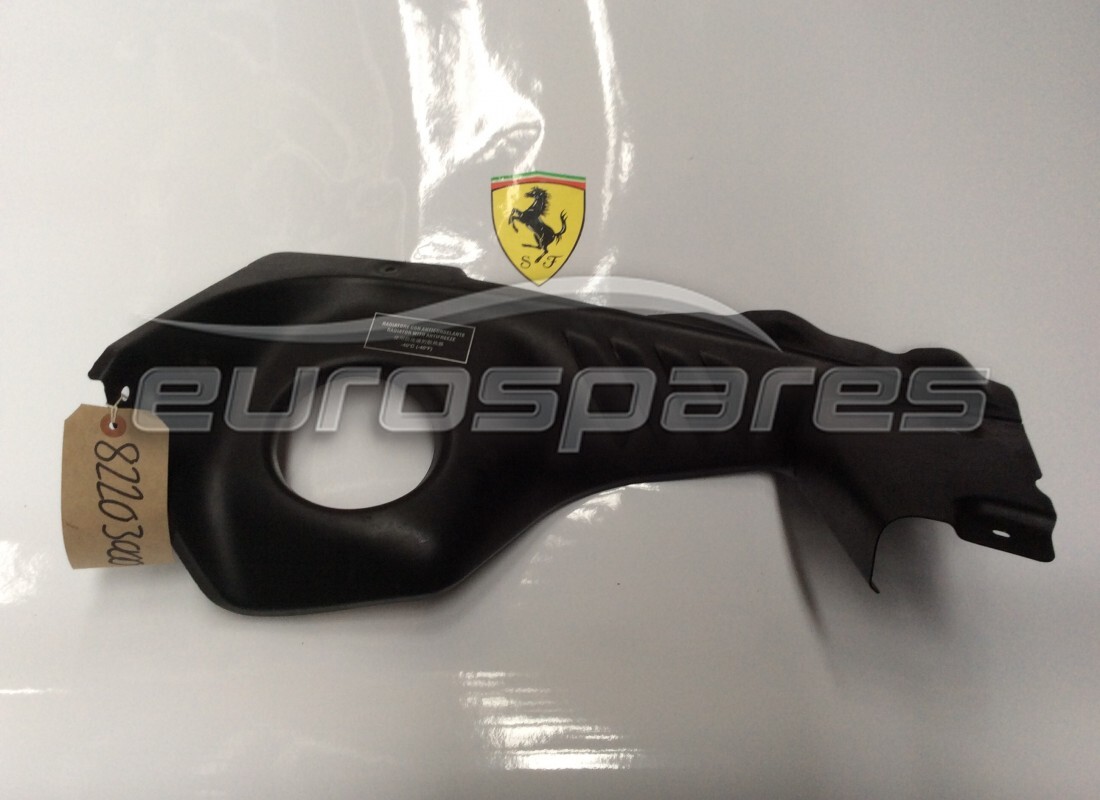 gebraucht ferrari rh seitliches kosmetikschutz. teilenummer 82203000 (1)
