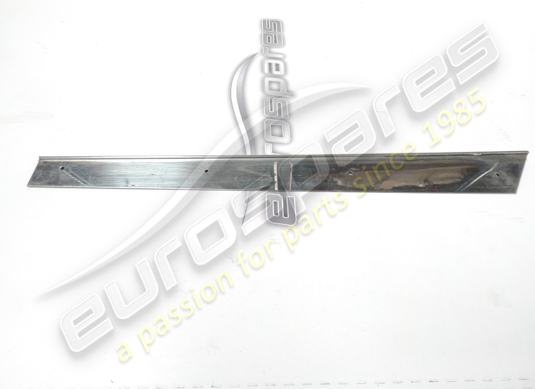 neuer ferrari lh screen drip guide. teilenummer 2434422108 (2)