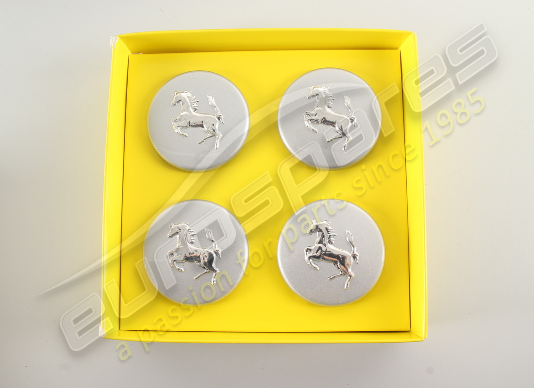 neu ferrari radkappen-satz (silber). teilenummer 70001467 (1)