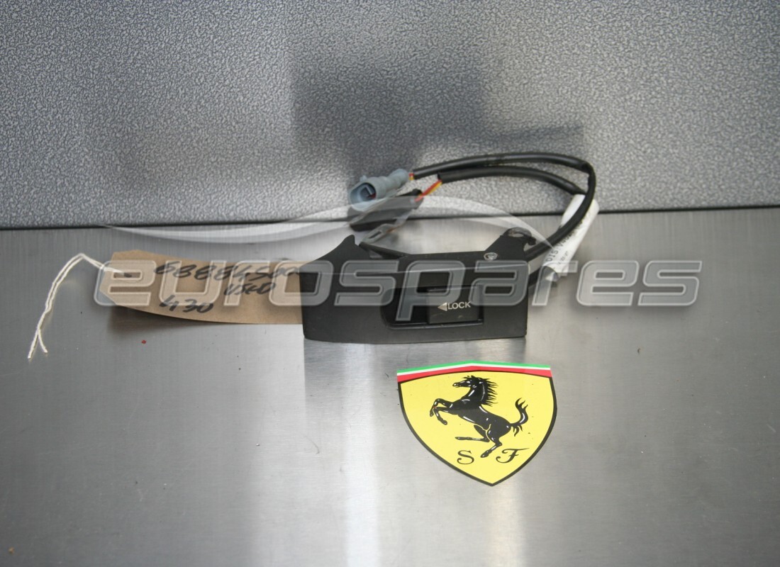 GEBRAUCHT Ferrari RECHTER INNENGRIFF FÜR TÜR. TEILENUMMER 68884500 (1)