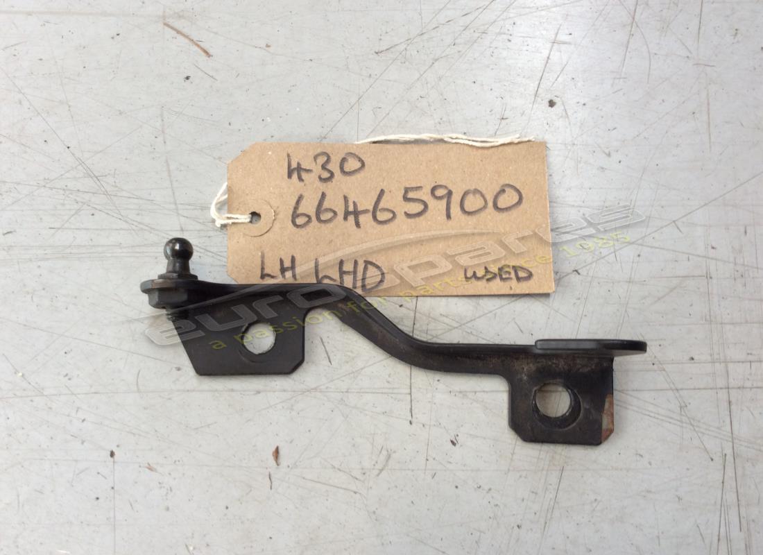 gebrauchte ferrari linke halterung. teilenummer 66465900 (1)