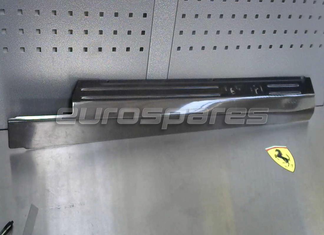 GEBRAUCHT Ferrari LINKE SCHWELLERVERKLEIDUNG -CARBON- . TEILENUMMER 83888700 (1)