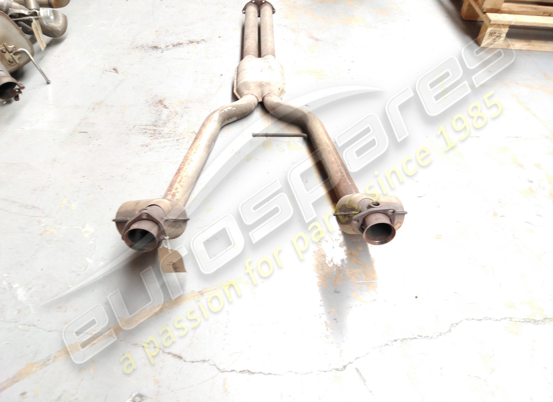 gebrauchter maserati verteiler mit vorkat. und kata. teilenummer 389000104 (2)