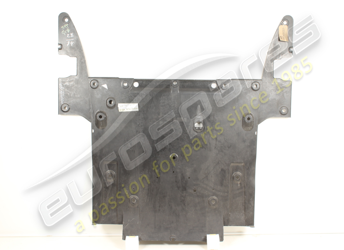 neuer ferrari aereodynamischer hinten-unterteil. teilenummer 68564000 (1)
