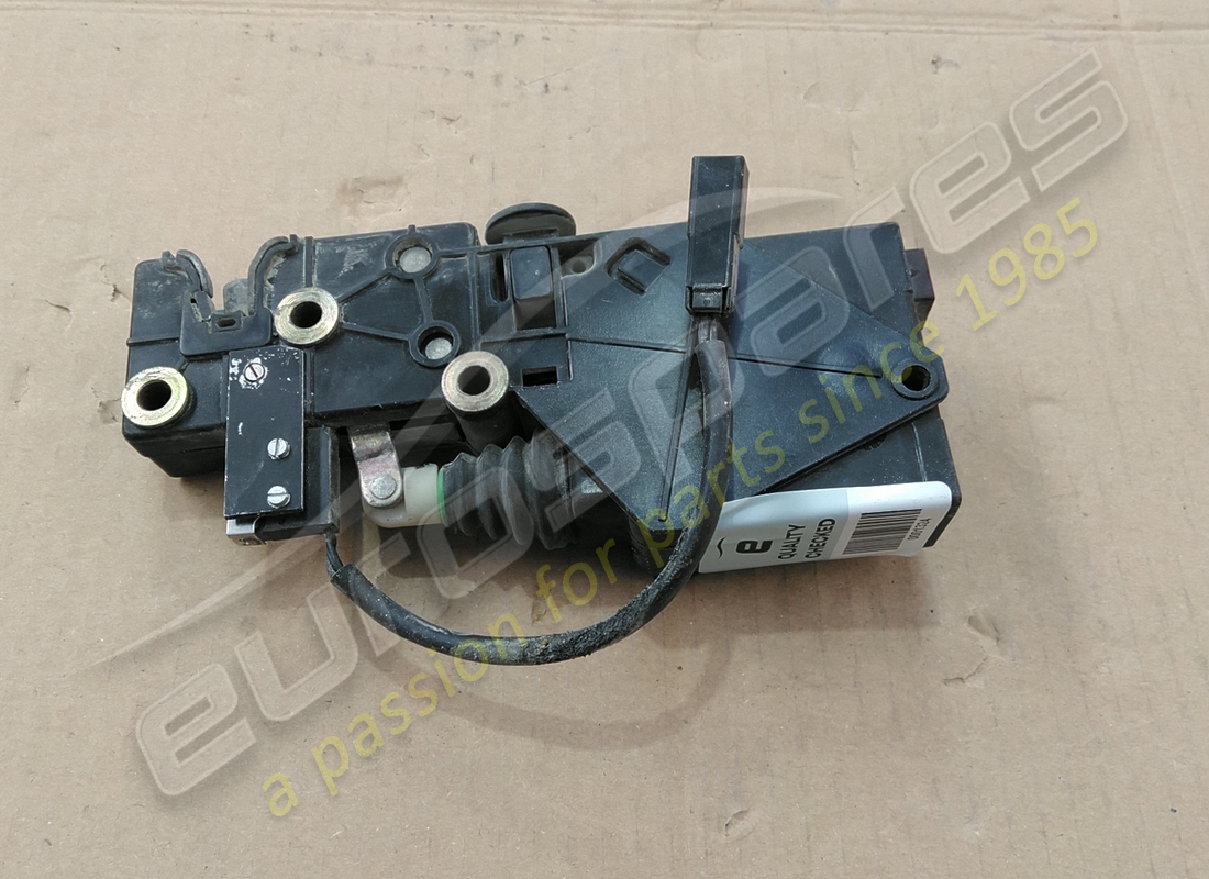 gebrauchtes eurospares komplettes kofferraumschloss. teilenummer eap1374051 (2)