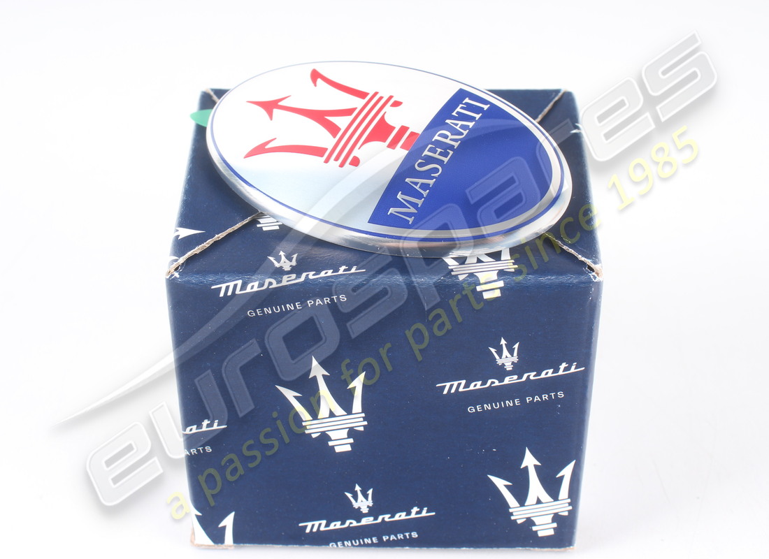 neues maserati emblem m161. teilenummer 670106516 (3)